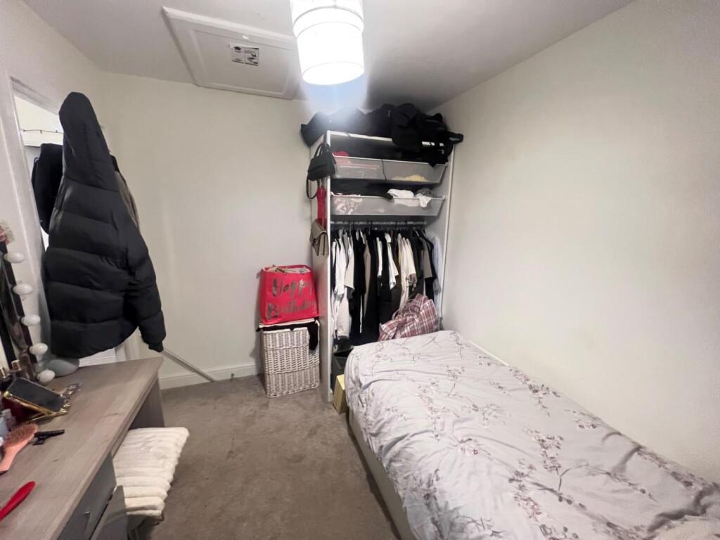 2nd bedroom