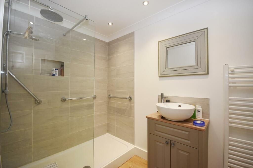 Shower room.JPG