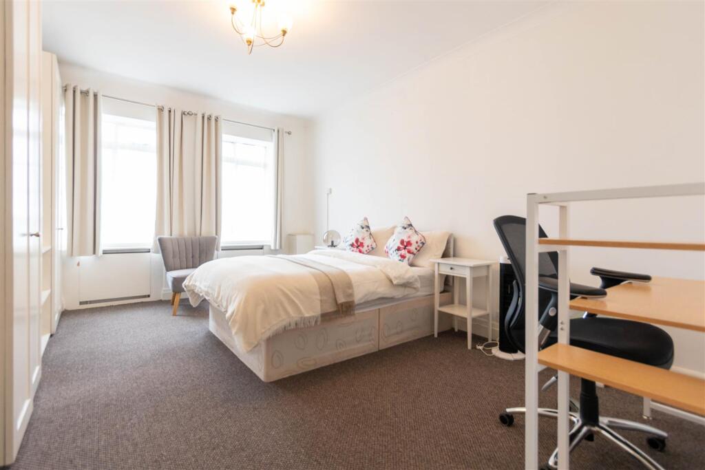 bedroom 4.jpg