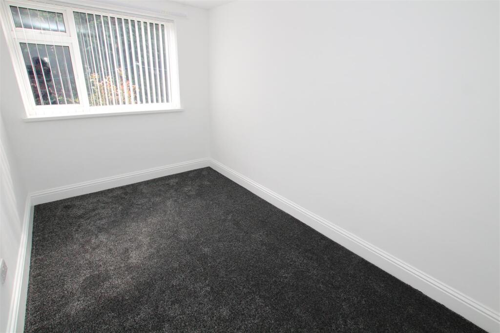 lynmouth bedroom 2.jpg