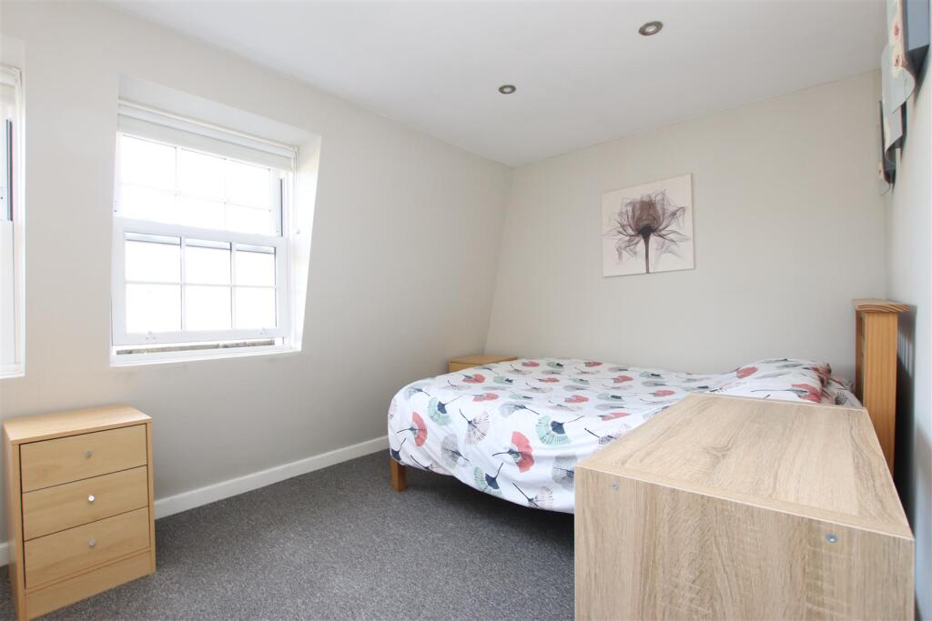 Bedroom.JPG