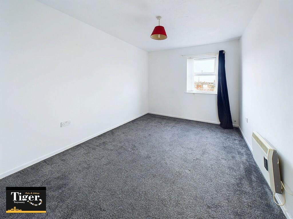 CAM02176G0-PR0370...