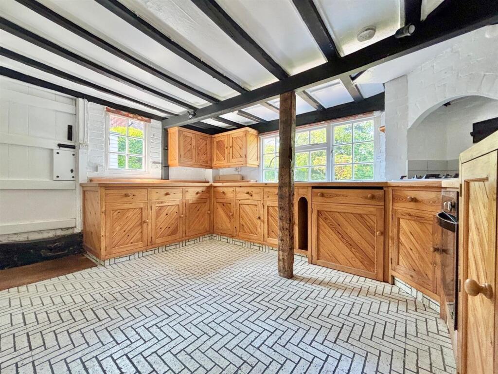 Kitchen.JPG