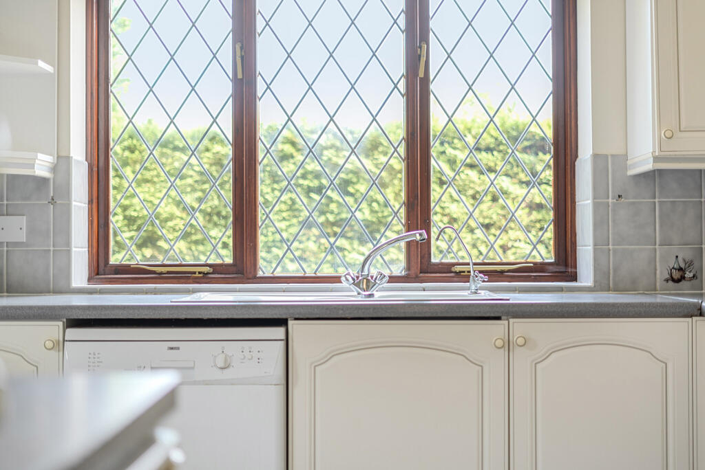 1326847-12-6877b2...