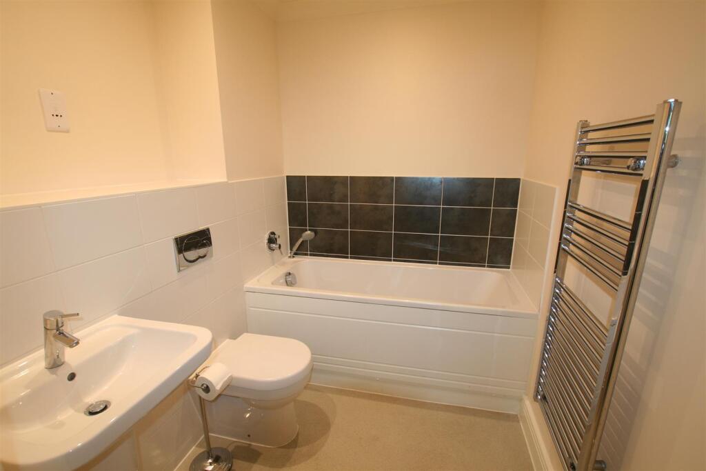 portlandpoint,9bathroom.JPG