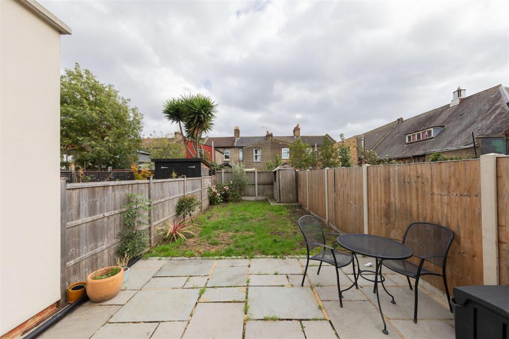 Ashville Road, E11