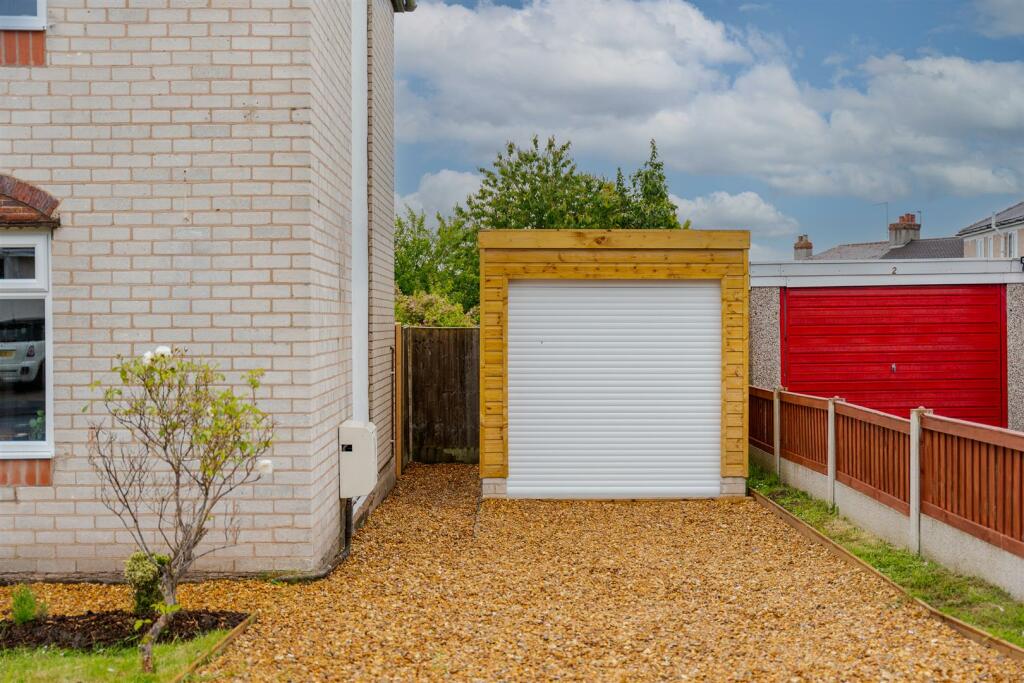 Detached Garage
