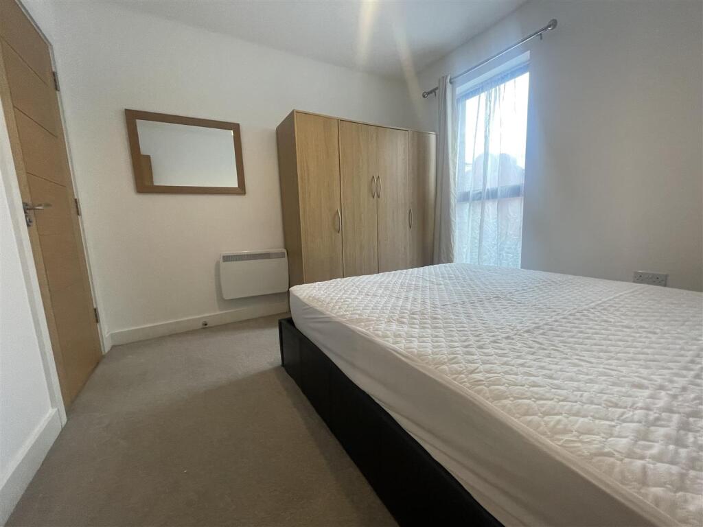 1st Bedroom 2.jpeg