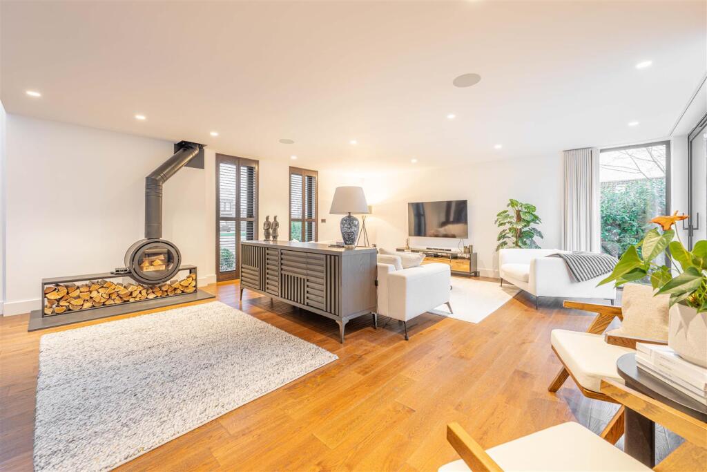 Blackthorn Barn - by Visually Rich 08975.jpg