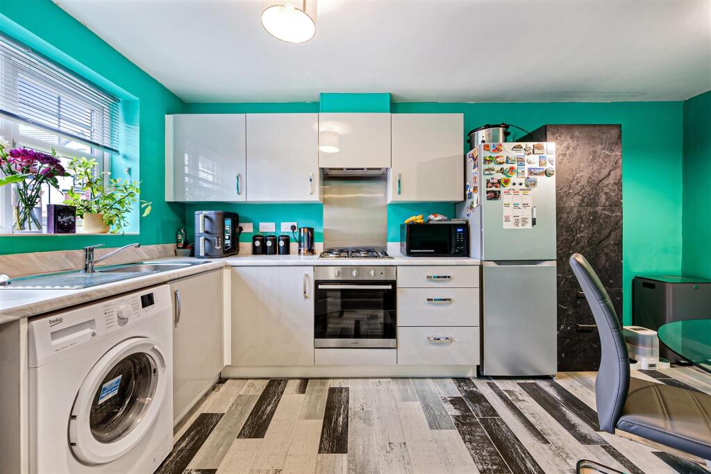 Kitchen (3).jpg