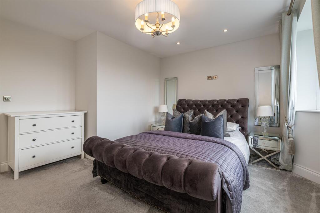 BROOK-FARM-BEDROOM-2B.jpg