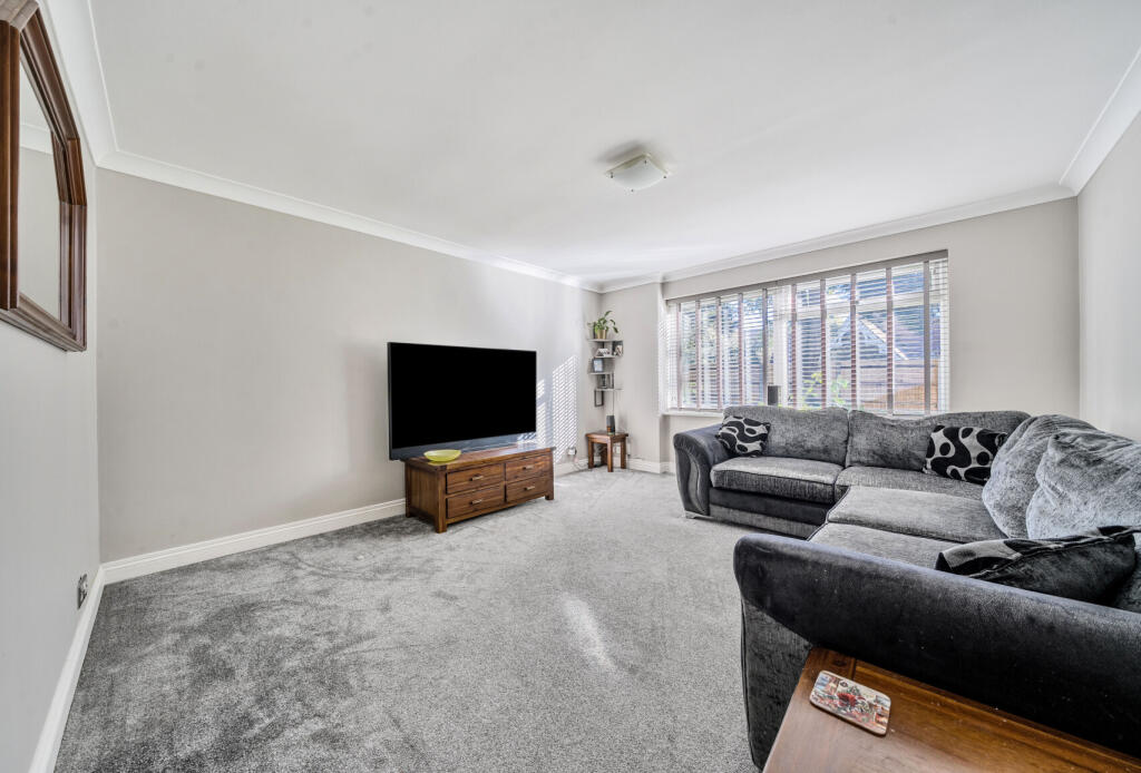 1361914-6-68e3ee1...