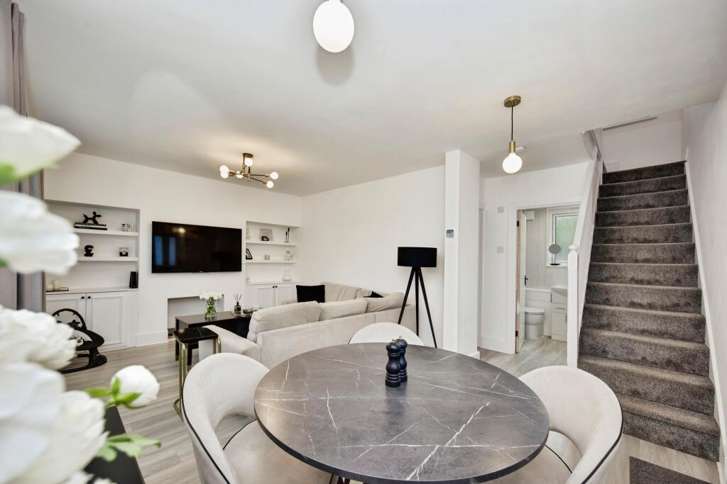 Modern Open Plan Lounge &amp; Dining Area