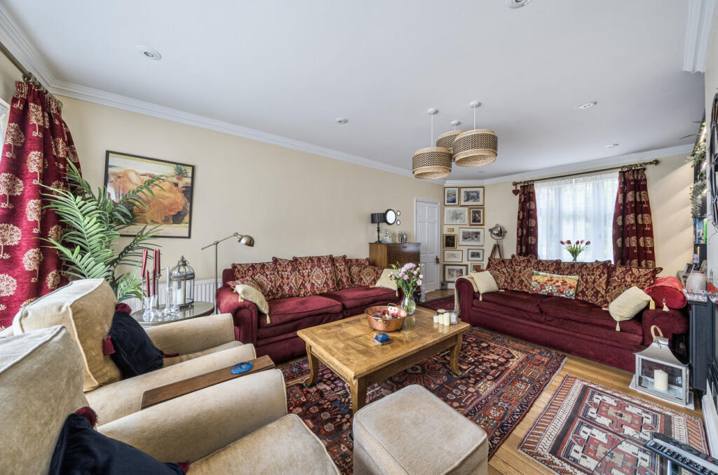 1305343-4-6843229...