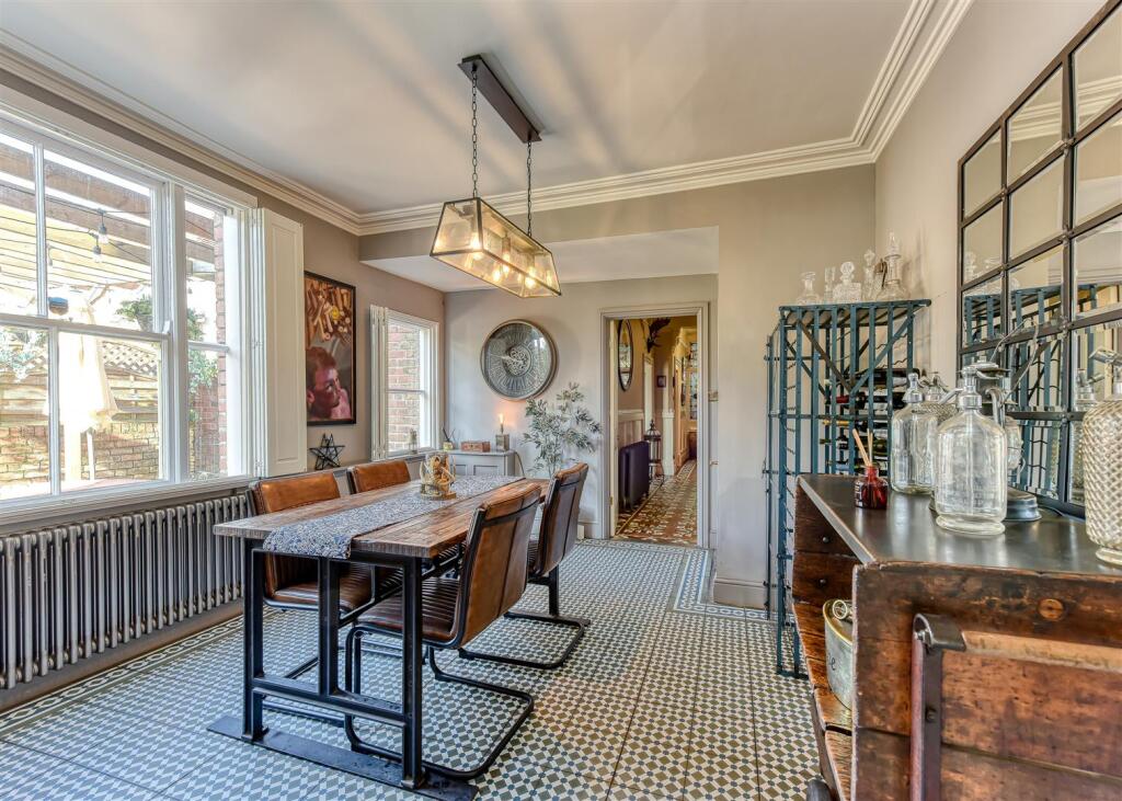 49 Richmond Road-dining2.jpg