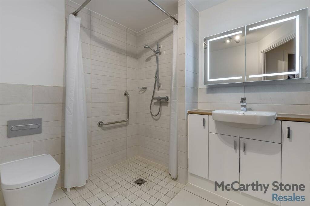 8630506-interior11.jpg