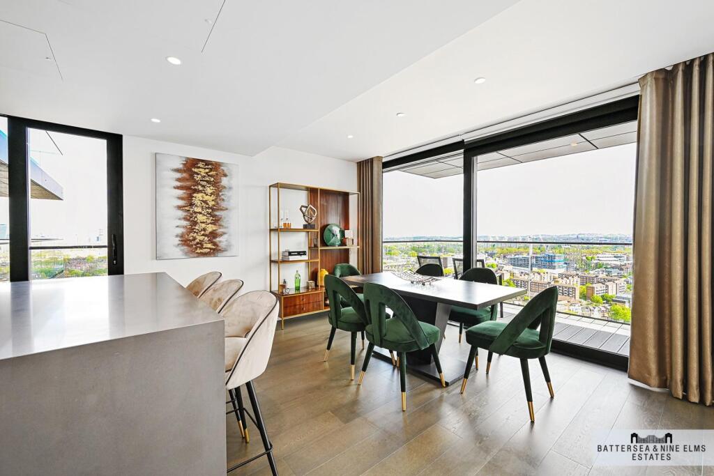 Dumont, Albert Embankment