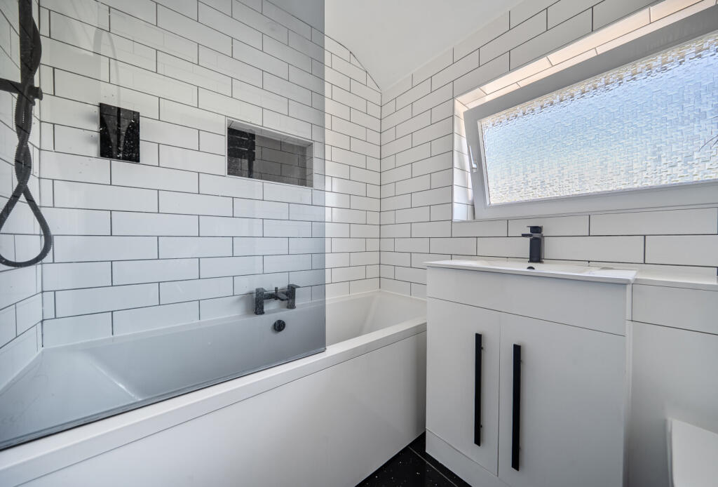 1360488-4-68da7e2...