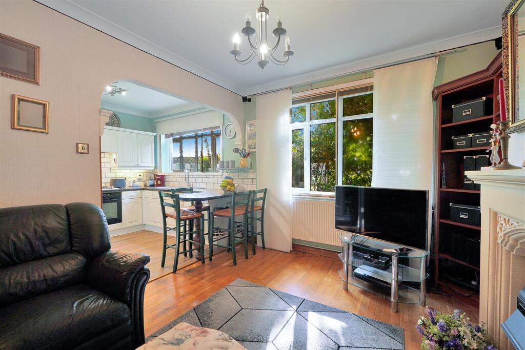 132 Neasden Lane - z7LcIHSODH20kE2knvn4.jpg