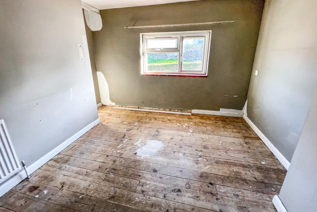 12 Hazelbury Hill, Box, Wiltshire, SN13 8LB