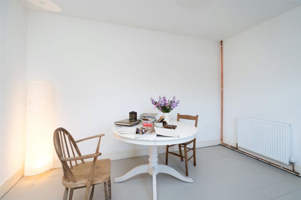 Dining Room/Bedroom3