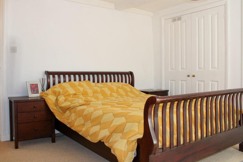 Mums flat pics_IMG_2137.jpg