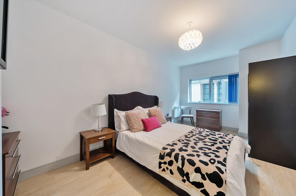 1318762-10-687e24...