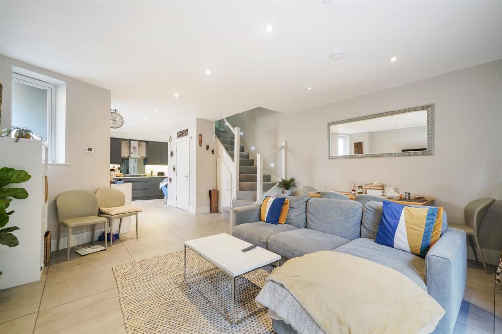 3 Court Mews - QuuMuOizzh2i7L9jUGVA.jpg