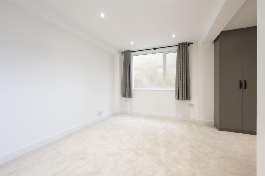 Flat 3, 80 Durham Road,15.jpg