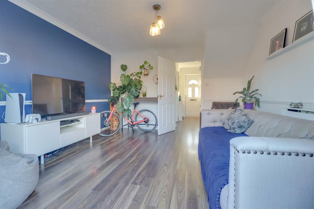 30 FLETCHER DRIVE INSIDE-2.jpg