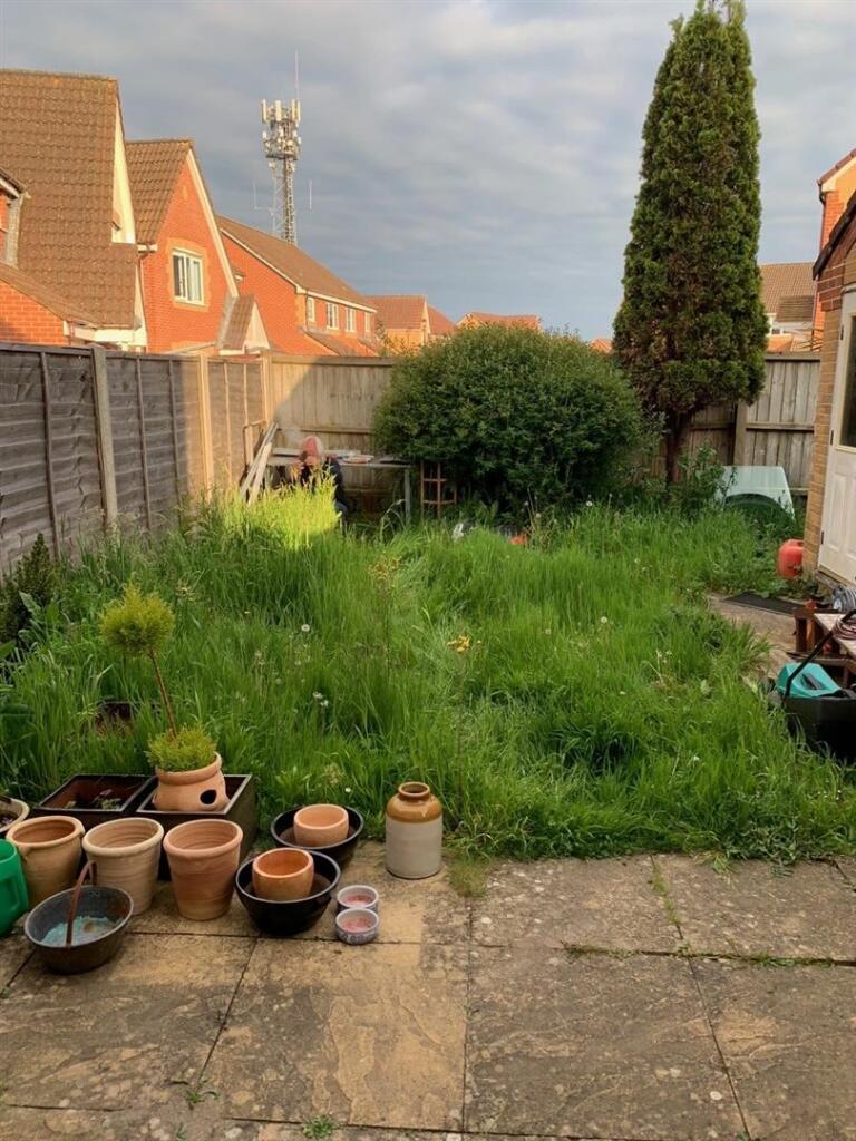 Garden - Prior to railway carrage.jpg