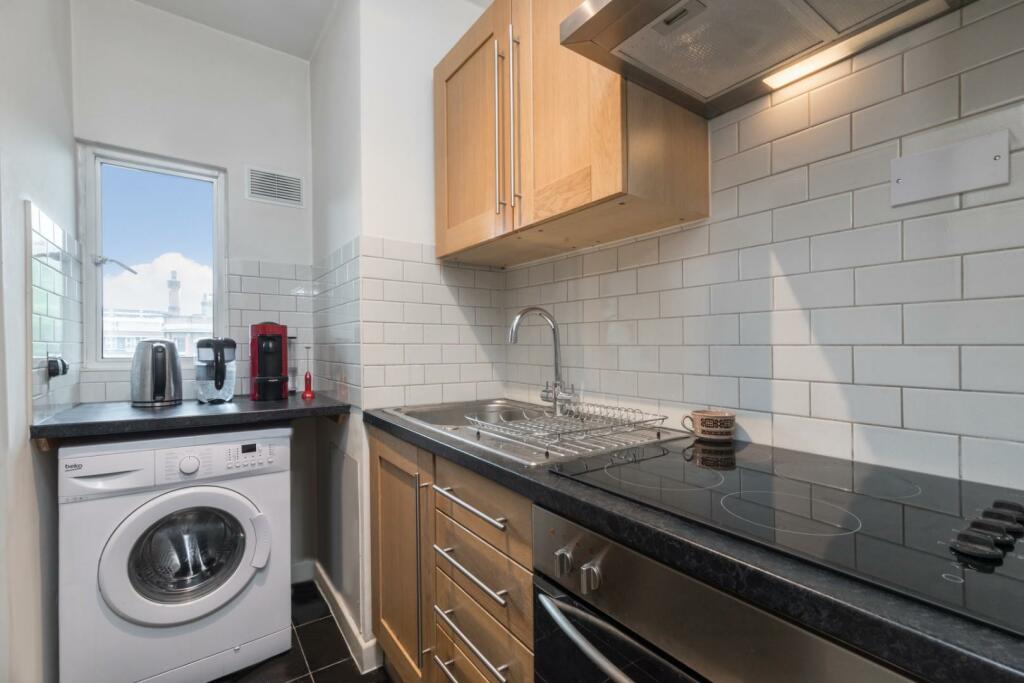 KITCHEN 1.jpg