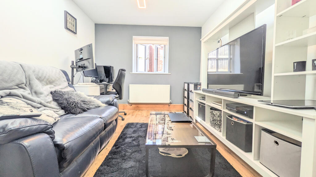 PXL_20250821_133155132.MP~2