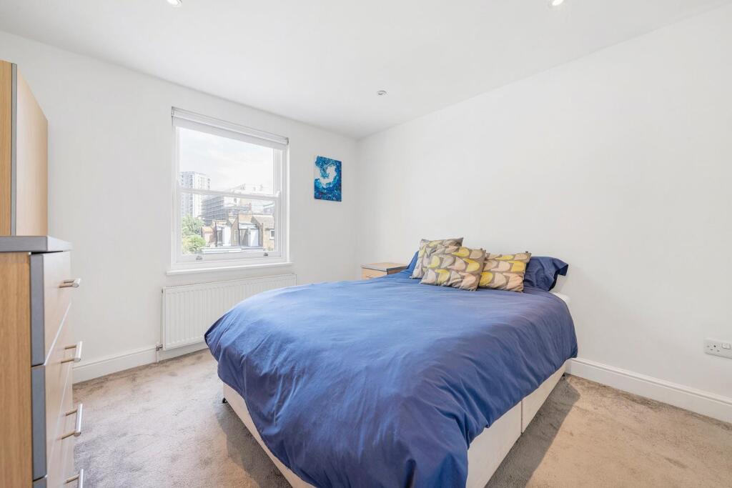 Principal bedroom