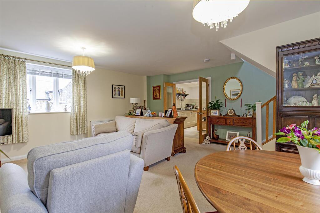 Reception Room-4.jpg