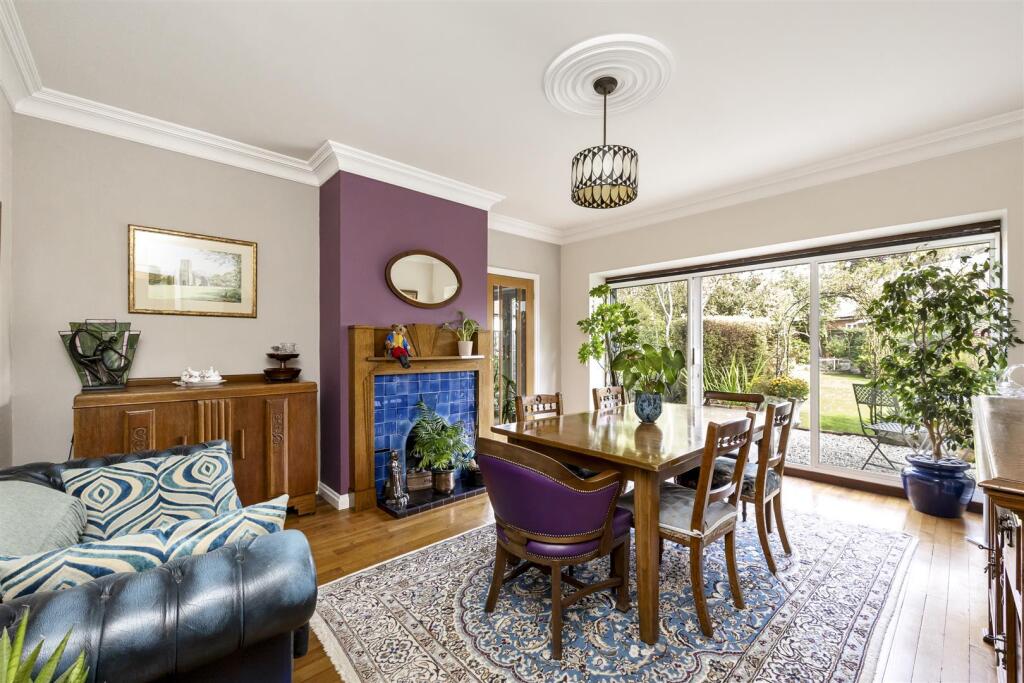 Broadwater Street West, 120-014.JPG