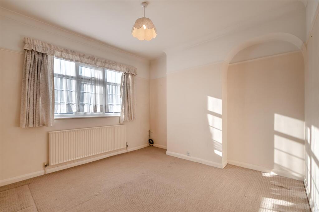 8635950-interior06.jpg