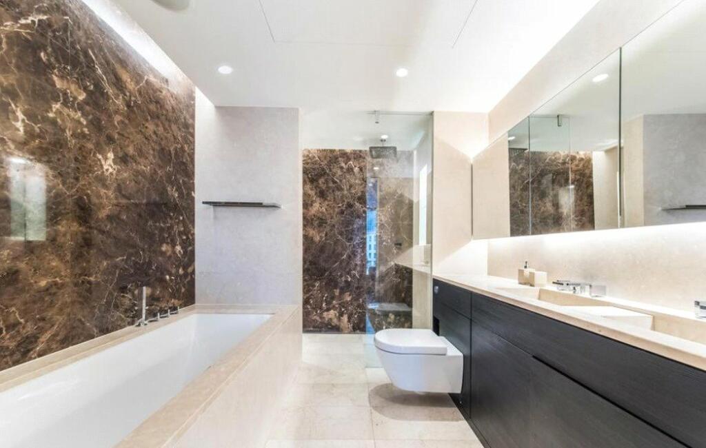 Principal Bathroom