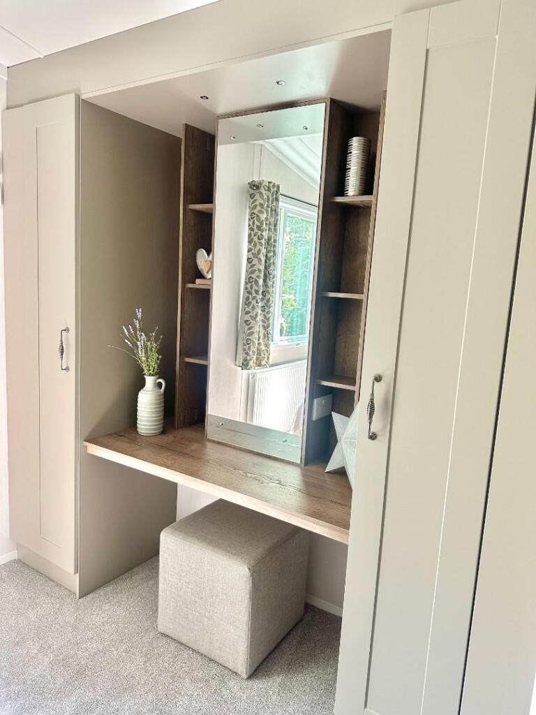 Dressing table .jpeg