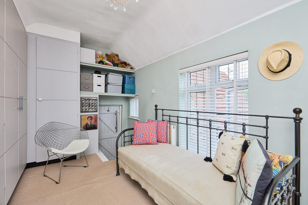 Edward Knight 202...