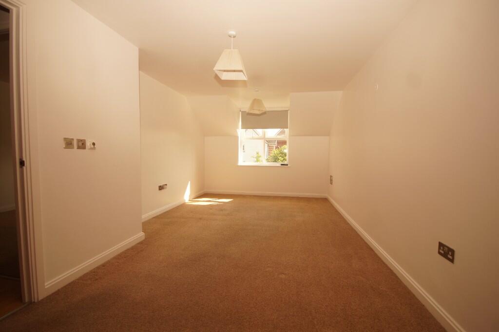 12 Rhydes Court