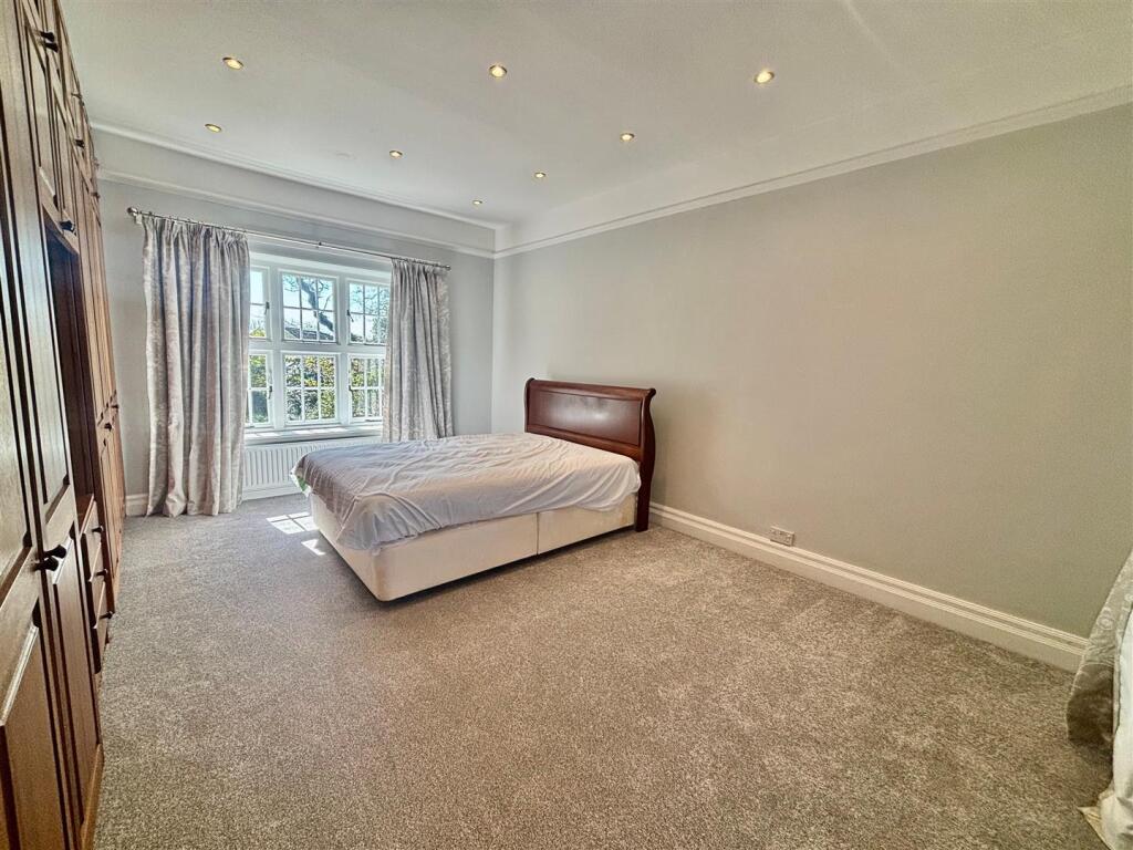 Principle Bedroom 2.jpg