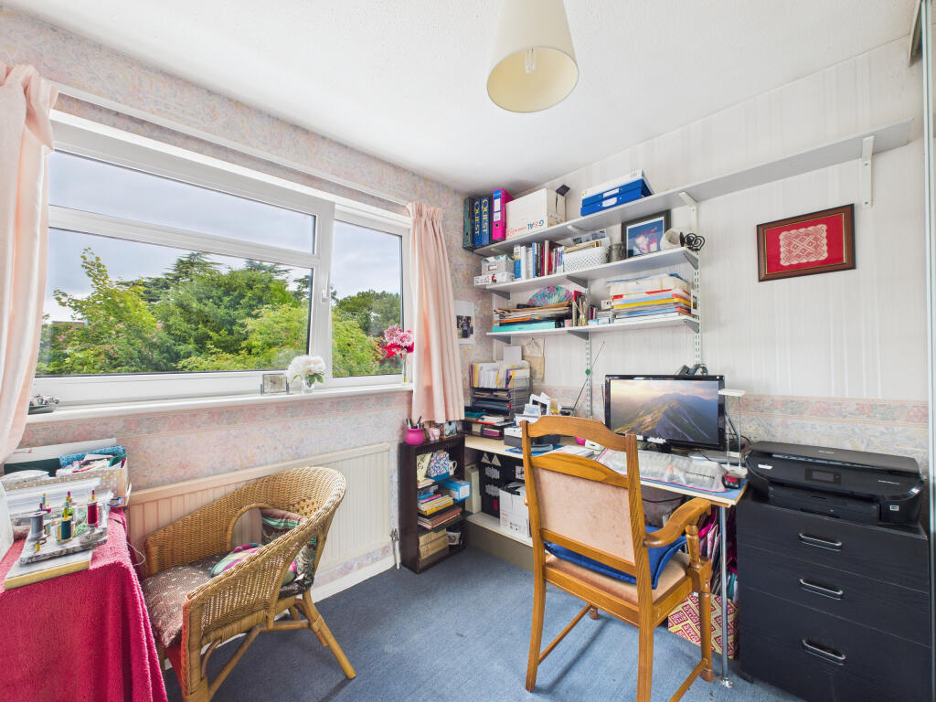 CAM02909G0-PR0484-STILL038