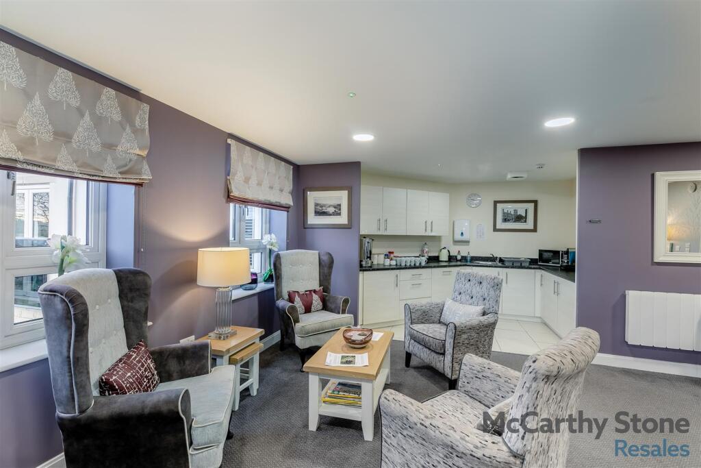 8637742-interior04.jpg