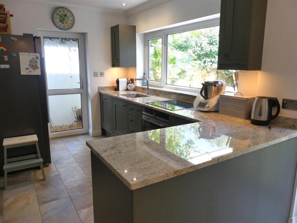 Kitchen &amp; Dining Area