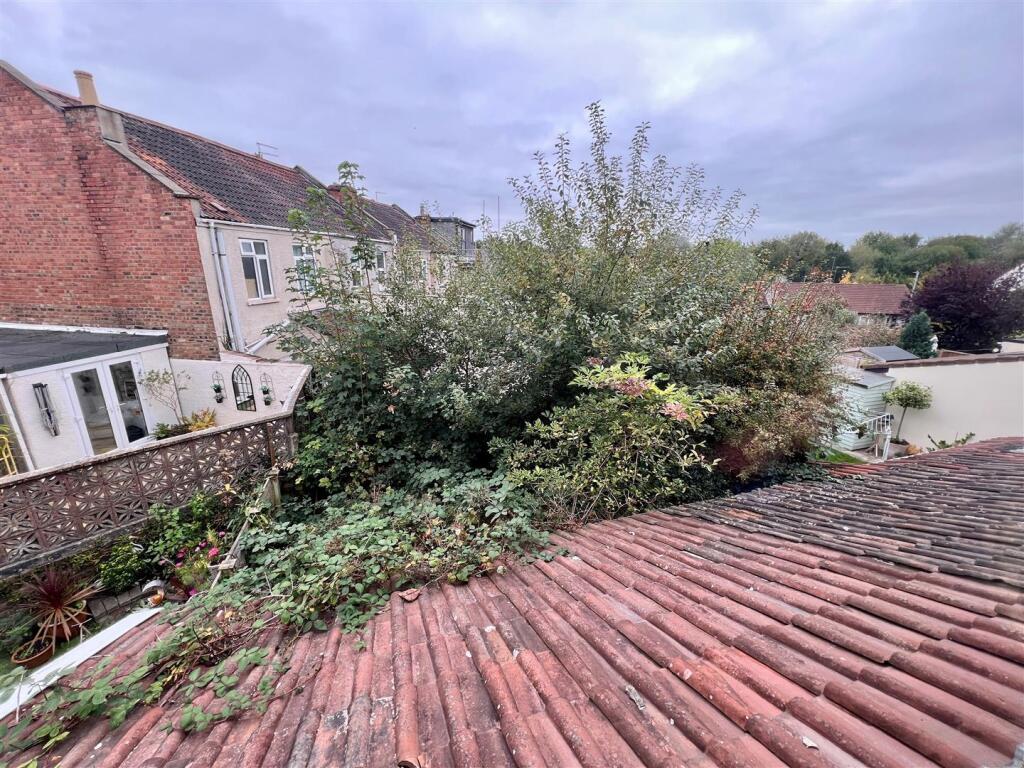 10 - Victorian House for Auction, Staple Hill.jpg