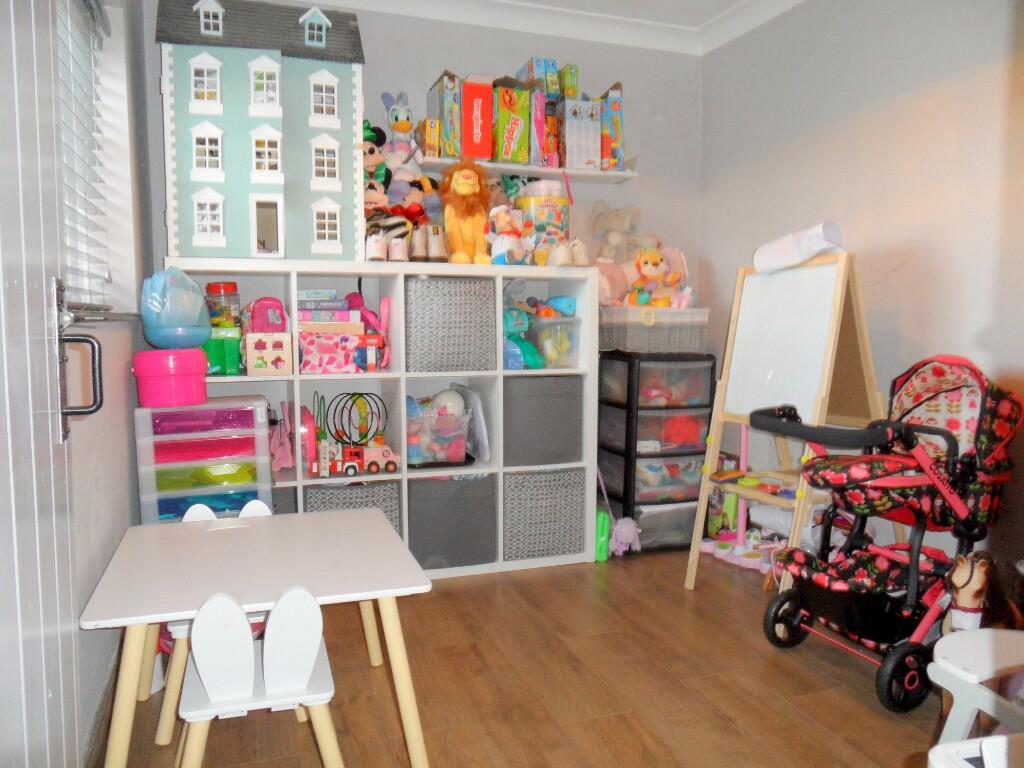 STUDY/PLAYROOM