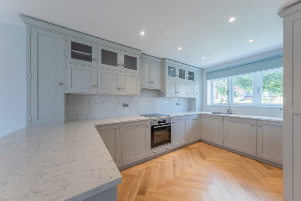 3 Grange Close-001.JPG