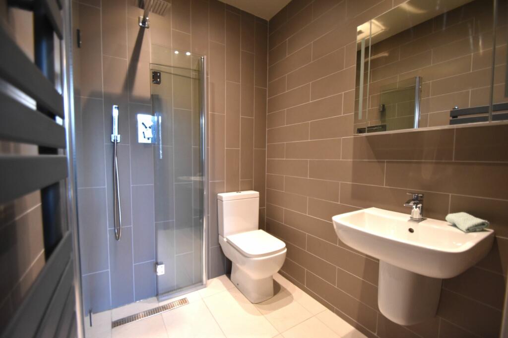 Bedroom 2 En-suite