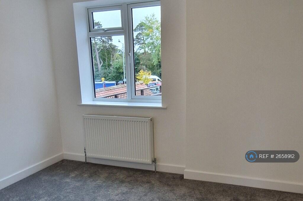 Bedroom With Ensuite Shower Room